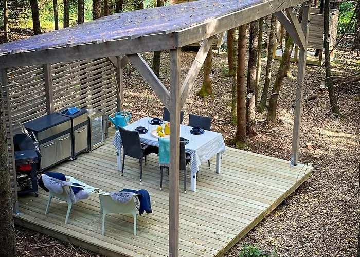 Hanging Treehouse Appartement Skjelfoss